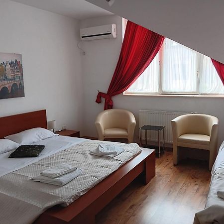 Hotel Vila Veneto Тимишоара Екстериор снимка