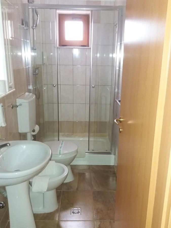 Hotel Vila Veneto Тимишоара Екстериор снимка