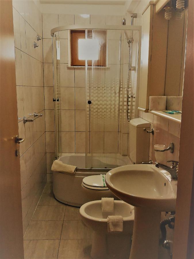 Hotel Vila Veneto Тимишоара Екстериор снимка