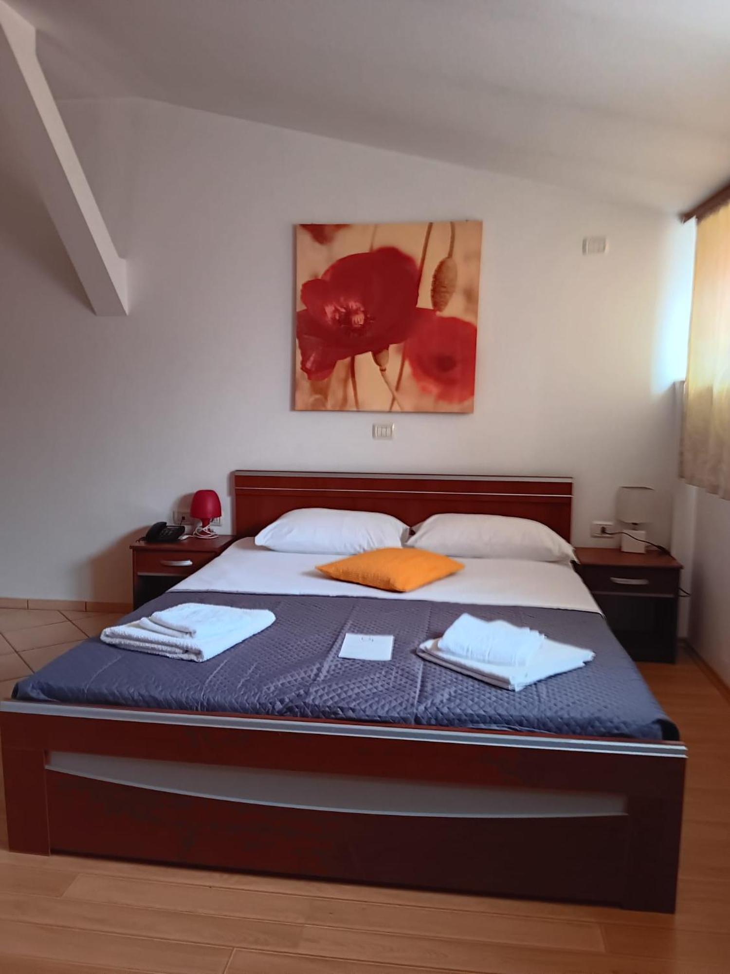 Hotel Vila Veneto Тимишоара Екстериор снимка