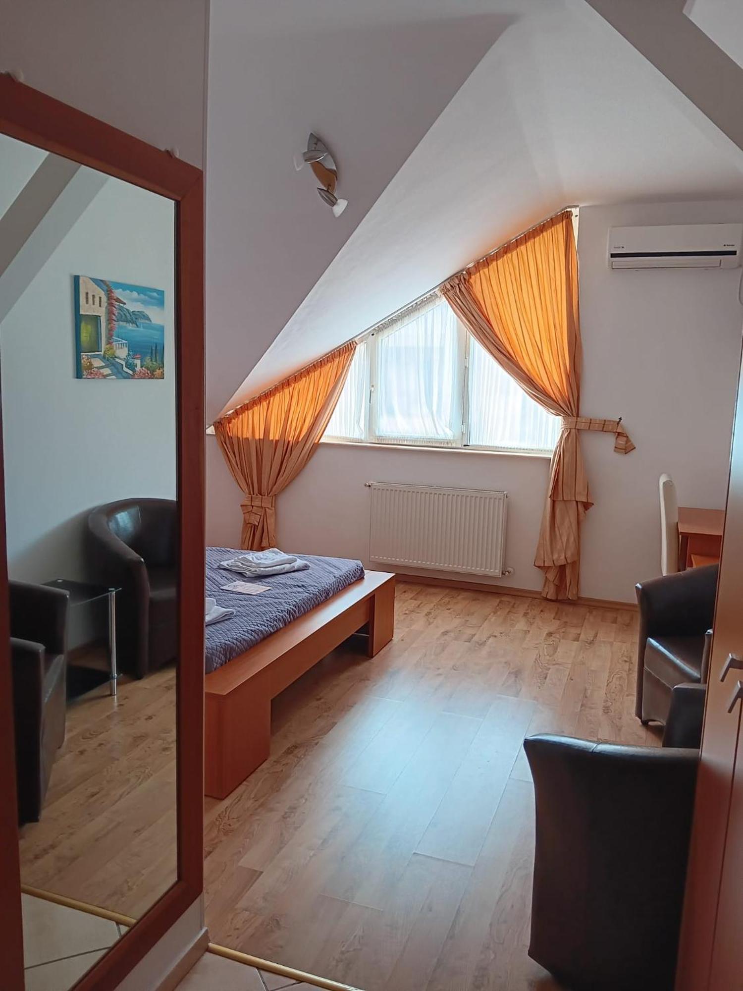 Hotel Vila Veneto Тимишоара Екстериор снимка