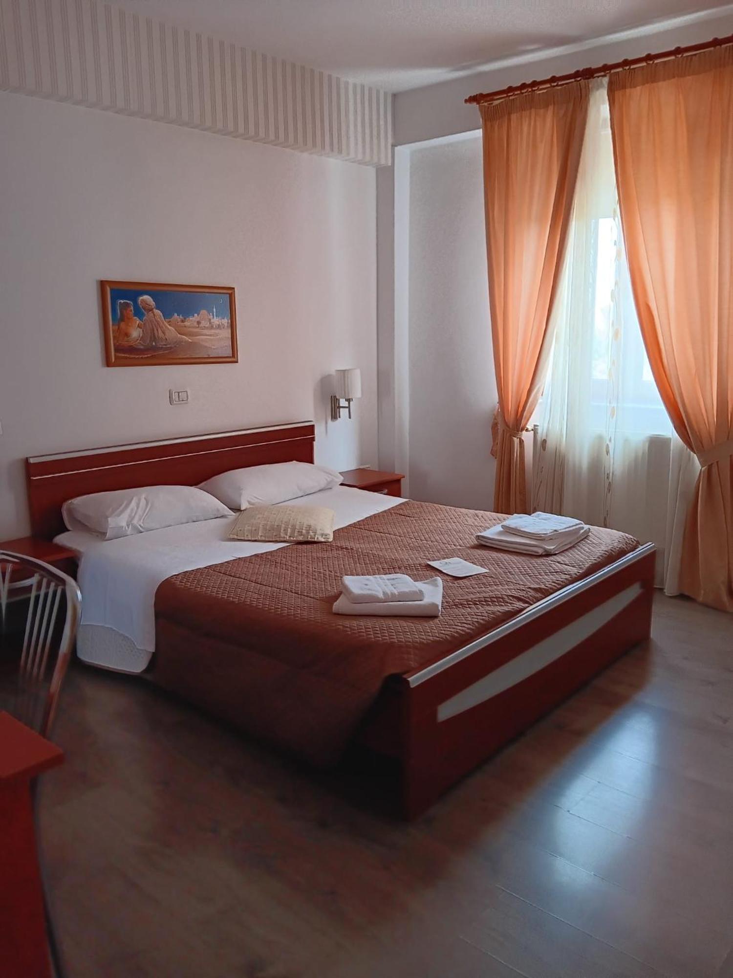 Hotel Vila Veneto Тимишоара Екстериор снимка