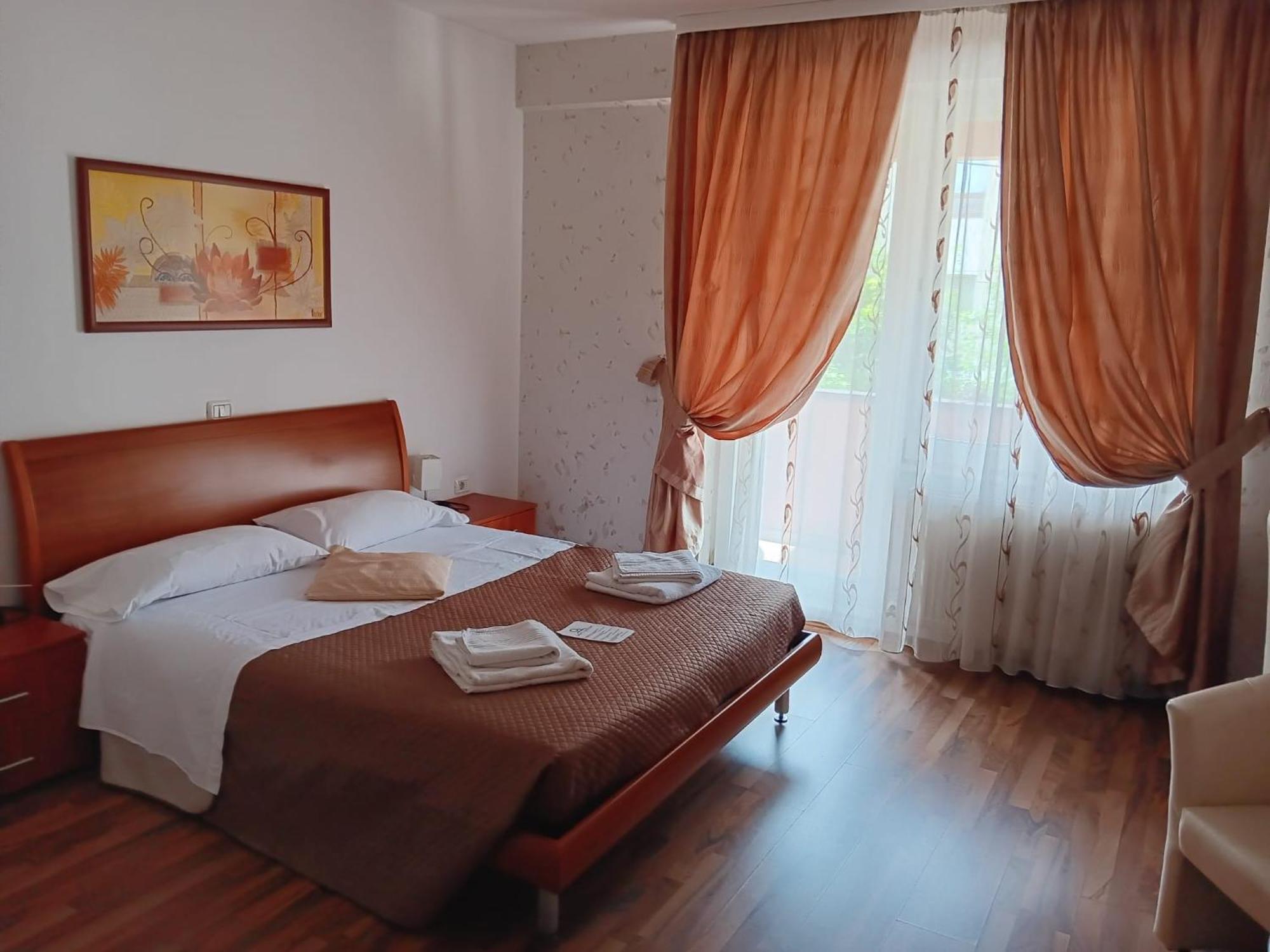 Hotel Vila Veneto Тимишоара Екстериор снимка