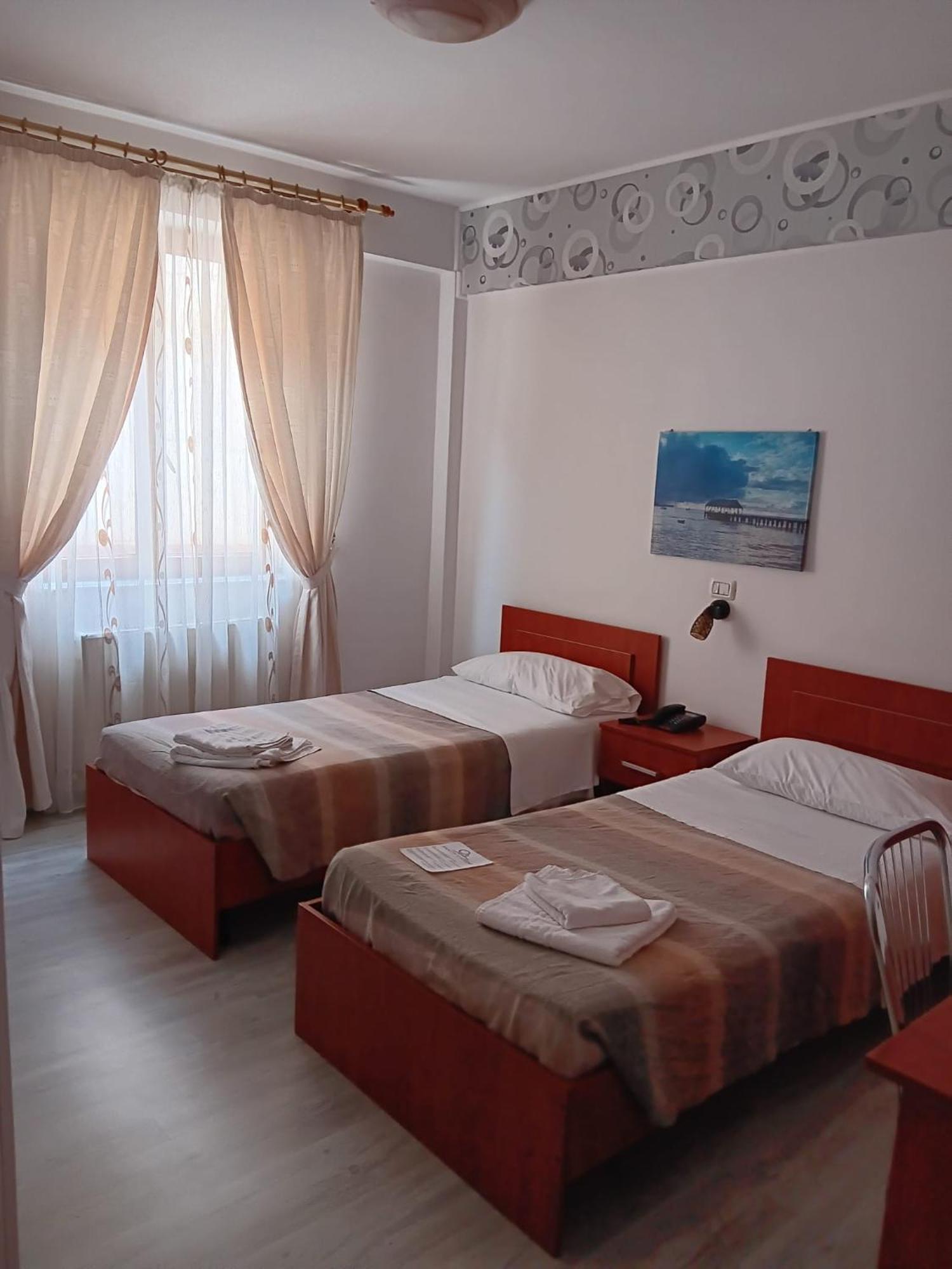 Hotel Vila Veneto Тимишоара Екстериор снимка
