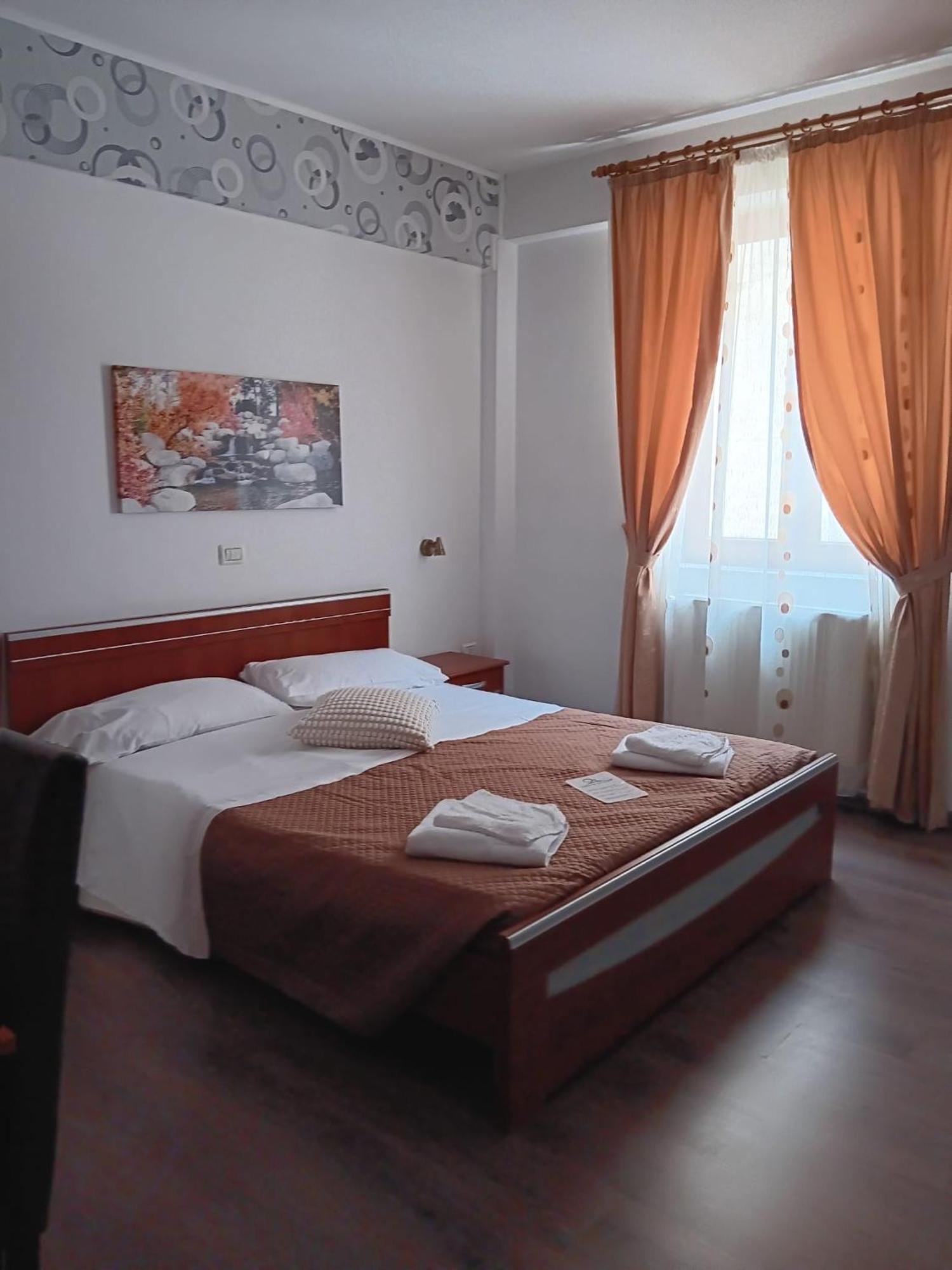 Hotel Vila Veneto Тимишоара Екстериор снимка