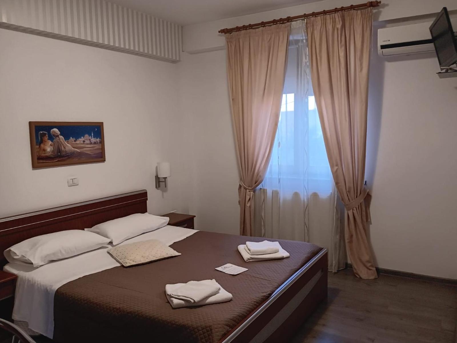 Hotel Vila Veneto Тимишоара Екстериор снимка